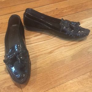 Stuart Weitzman black patent driving moccasins